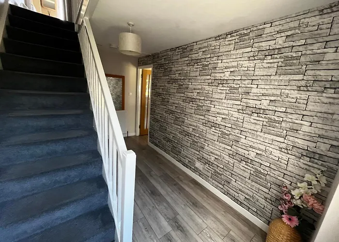Tidy 3 Bedroom Property Within St Andrews.